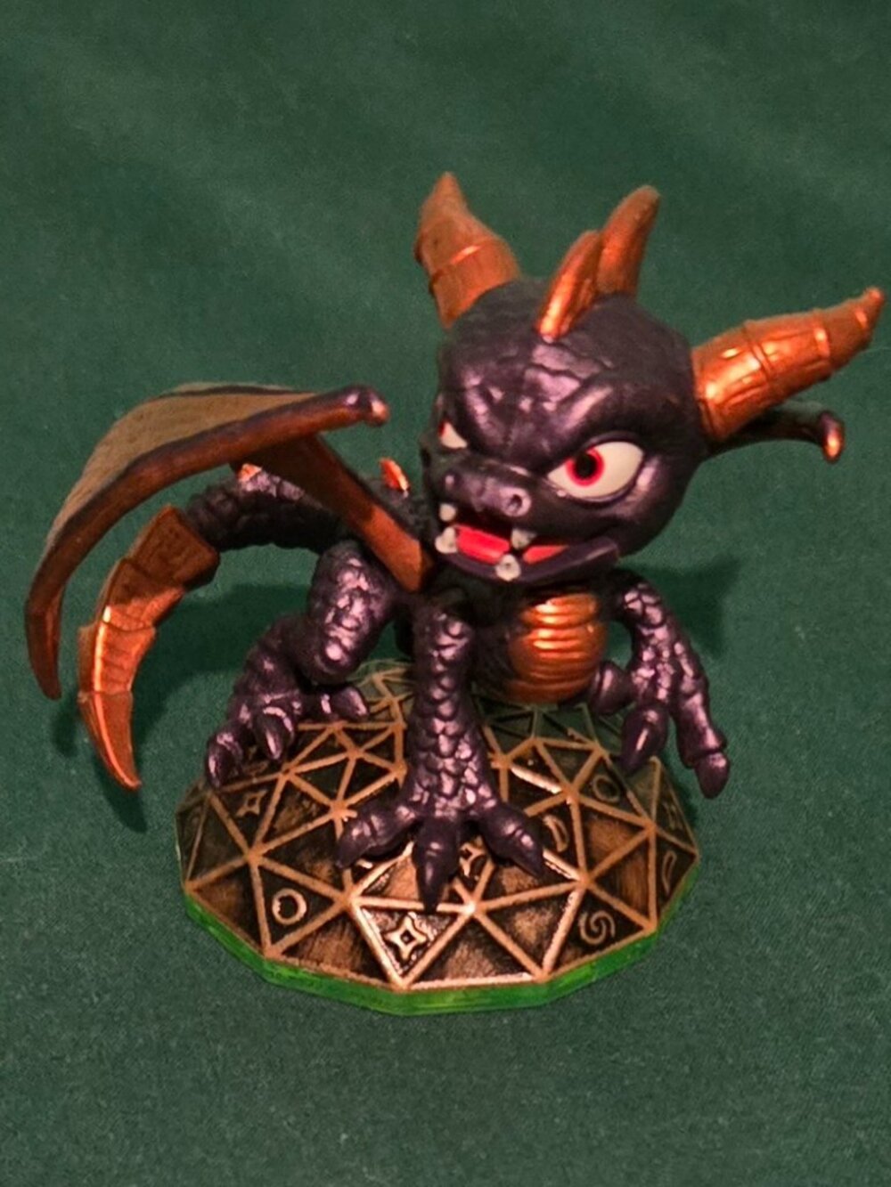 Skylanders Spyro's Adventure - Spyro Dragon Figure - Magic Element - Green Base